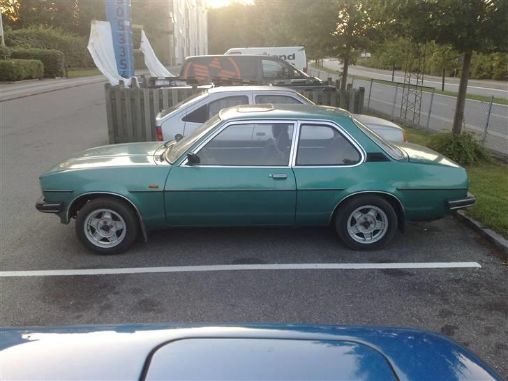 Opel Ascona 2.0 S - Solgt billede 2