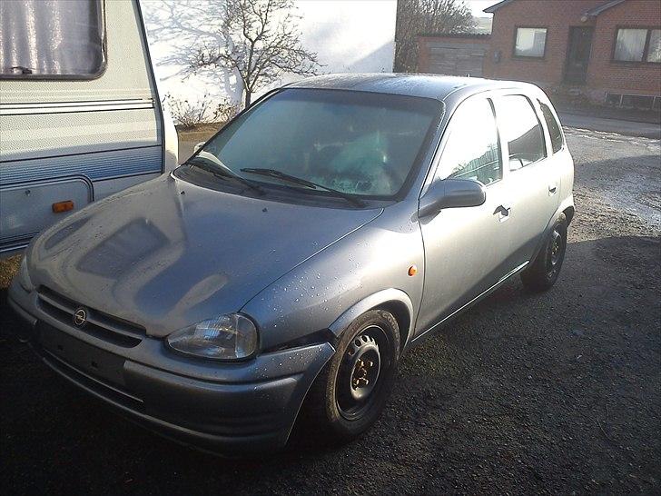 Opel corsa b SOLGT - så er den blevet malet og fået plader på billede 1