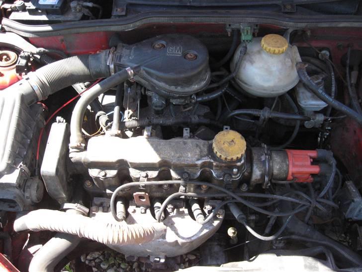 Opel corsa b SOLGT - min lille motor billede 2