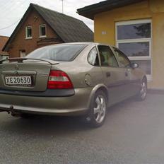 Opel Vectra B 1,6 16V "solgt"