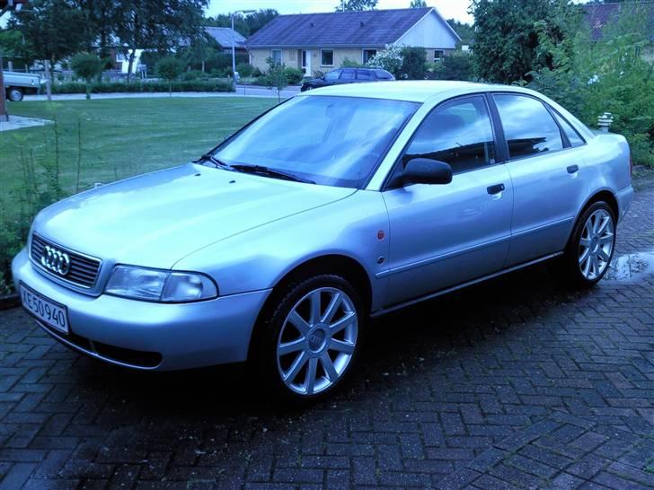 Audi A4 ** SOLGT ** billede 7