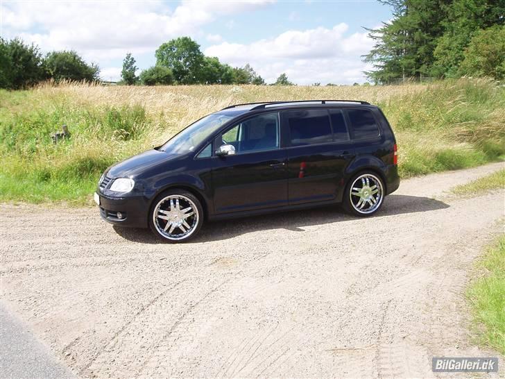 VW Touran  TDI  R 20" - Første Touran, 20" TSV Cromfælge, sænket, jydekrod, 2 delt clima osv... :-) billede 18