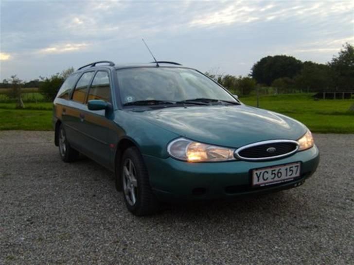 Ford Mondeo 1.8i *SOLGT* billede 1