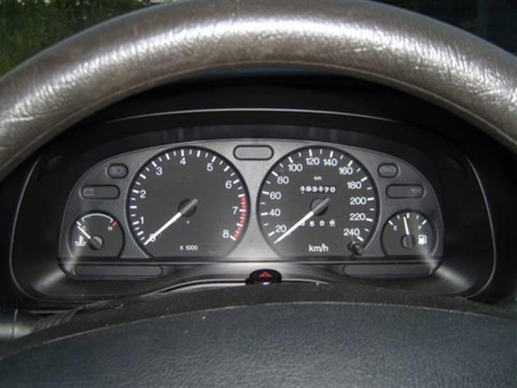 Ford Mondeo 1.8i *SOLGT* billede 3