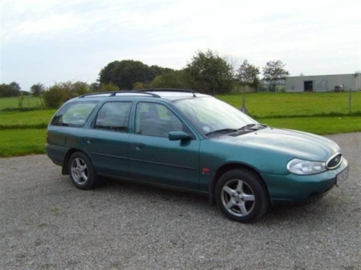 Ford Mondeo 1.8i *SOLGT* billede 6