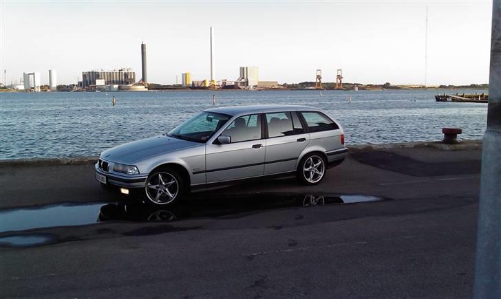 BMW 323i Touring !!SOLGT!! - Lidt nye billeder med Fælge og Klare blink. billede 9