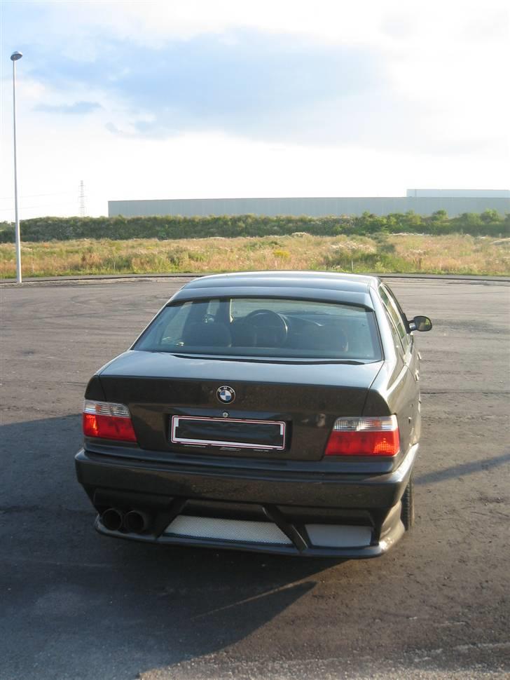 BMW 320I  (solgt) billede 2