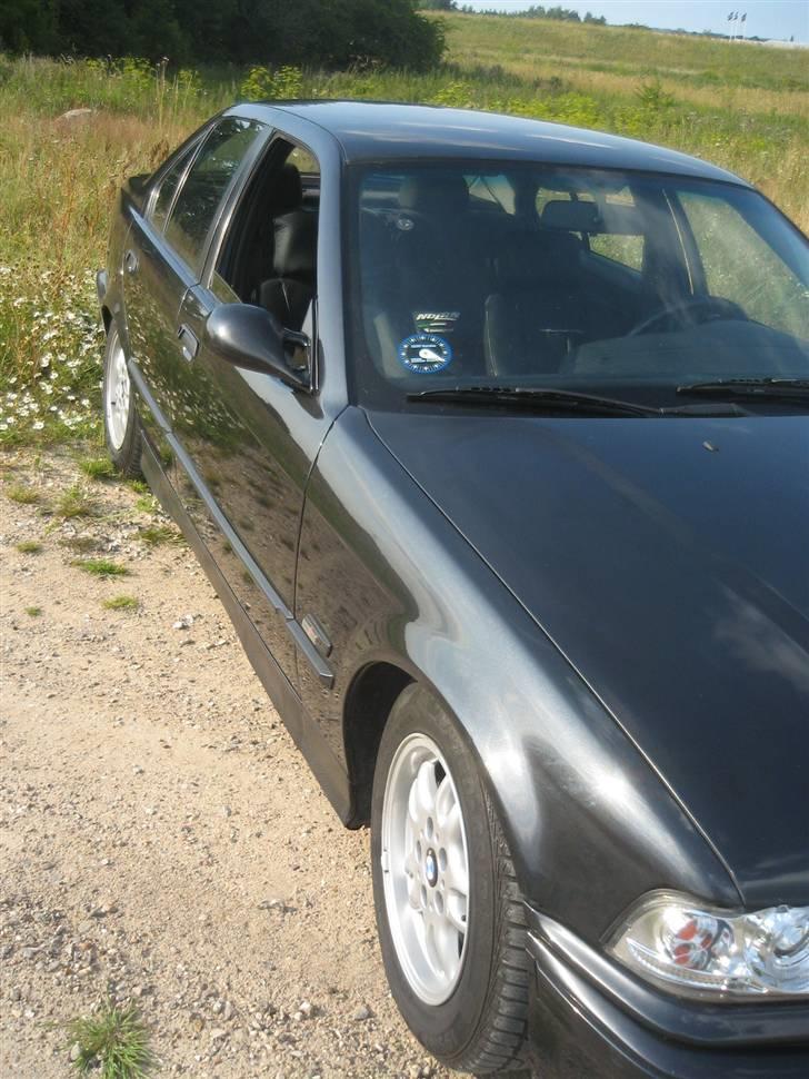 BMW 320I  (solgt) billede 7