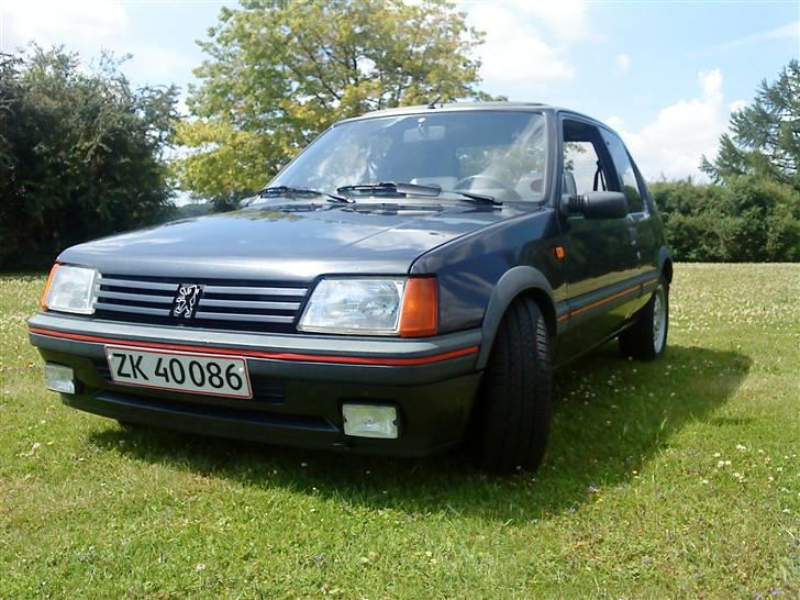 Peugeot 205 GTI solgt billede 7