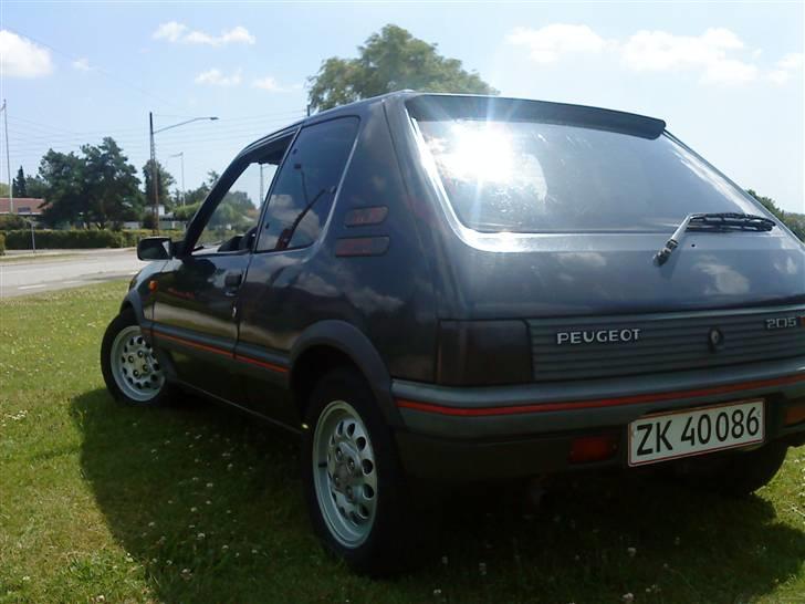 Peugeot 205 GTI solgt billede 9