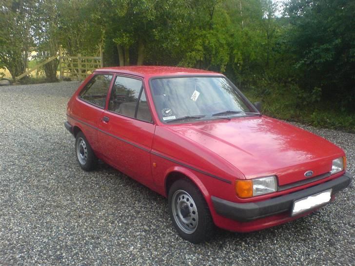 Ford Fiesta 1,1 C - Flot ser den jo ud, og så også med nymalede fælge, nice :) billede 13