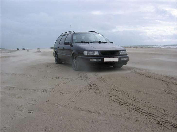 VW Passat VR6 - brugte MEGET lang tid på at vaske alt det sand og salt af vognen bagefter , det blæste 25m/s den dag  billede 16