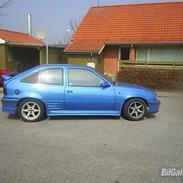 Opel kadett E