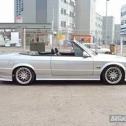 BMW 320I Cabriolet (SOLGT)