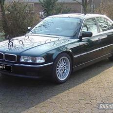 BMW 740i *SOLGT*