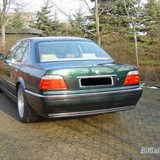 BMW 740i *SOLGT*