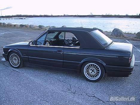BMW 325i Cabriolet *SOLGT* billede 9