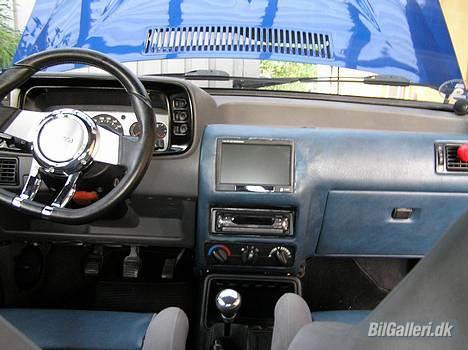 Ford Escort Mk4 Custom - Ventilation flyttet ned, 7" skærm indbygget, Sony DVD+CD billede 14