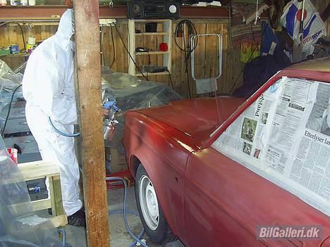 Volvo 240 aka Michelle - Første gang jeg noen gang har prøvd lakk sprøyte! første gangen jeg lakkerer.. er ganske fornøyd med resultate..  billede 16