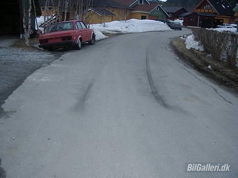 Volvo 240 aka Michelle - skulle bare teste om 112 hk funkte litt:P hehe billede 18