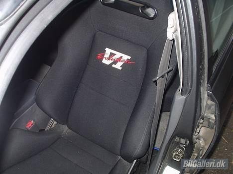 Mitsubishi Lancer  - Evo VI sæder og de er org. billede 2