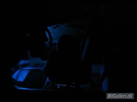 Opel Kadett E * DØD* - Neon i kabinen skal man jo have :D billede 2