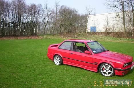 BMW e30 320i *SOLGT* billede 4