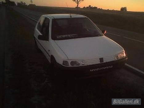 Peugeot 106 XR 1,4i (DØD) - øjenskyggerne er skiftet men sys stadig det er et godt billede billede 1