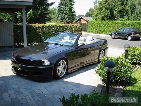 BMW 325i Cabriolet *SOLGT* billede 5