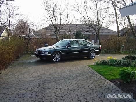 BMW 740i *SOLGT* billede 3