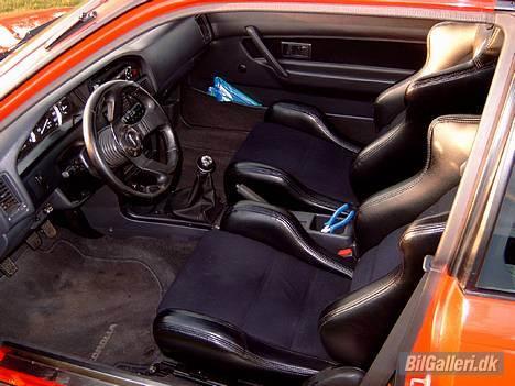 Toyota Corolla 1.6 Gsi - SOLGT - Raceland sæder... billede 4