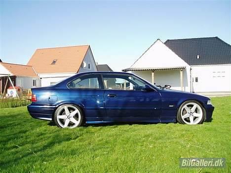 BMW 325i coupé billede 2