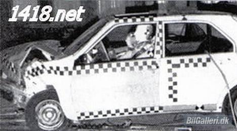 Renault 14 GTL (Solgt) - Kan være den knuste næsen mod en Volvo, men crashtestet billede 9