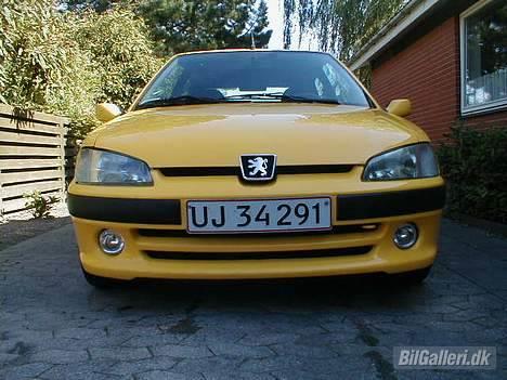 Peugeot 106 Gti (SOLGT) - Det kommer til at pynte med læben og indfarvet kofanger billede 3