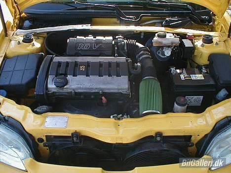 Peugeot 106 Gti (SOLGT) - lille.. hov hov.. det er ikke størrelsen, men gørelsen :-P billede 5