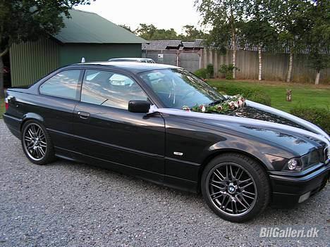 BMW 325i coupé (solgt) - brudekareten billede 1