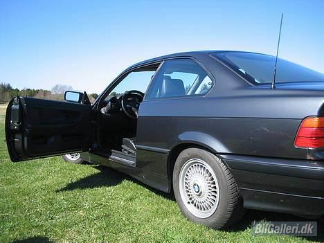 BMW 325i coupé (solgt) billede 3