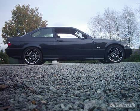 BMW 325i coupé (solgt) billede 7