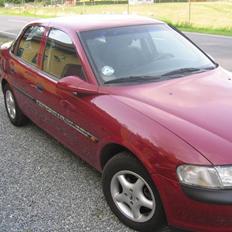Opel Vectra B Total Skadet