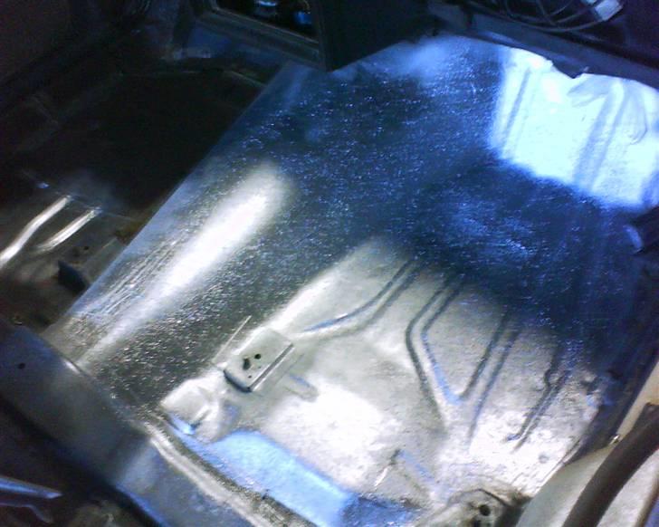 Buick century - er bare grunder men ser lidt underligt ud pga meget lys billede 11