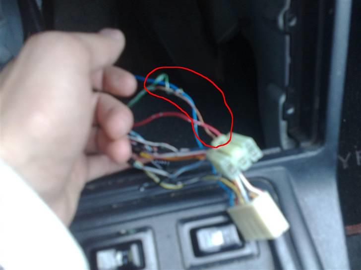 Mitsubishi Galant 2.0 Glsi (Skrottet - Smeltet ledningsnet billede 6