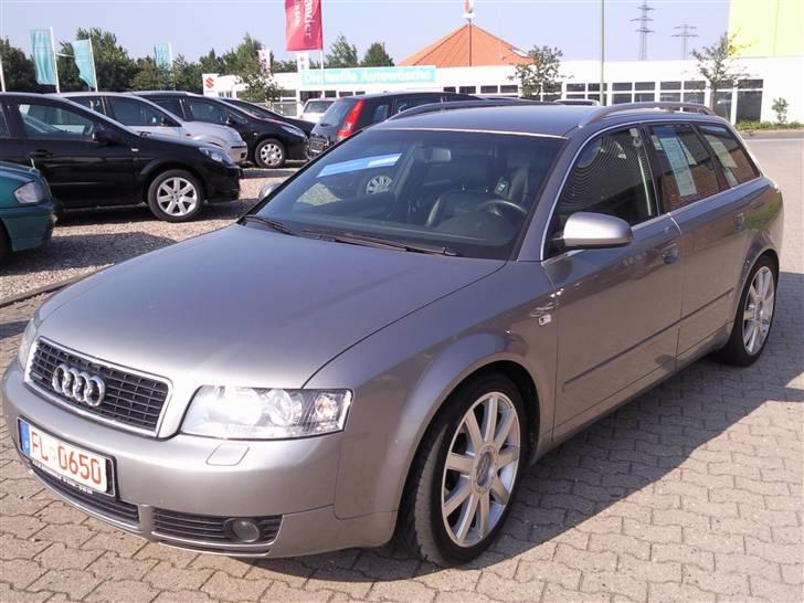 Audi A4 2.5 TDI Quattro billede 1