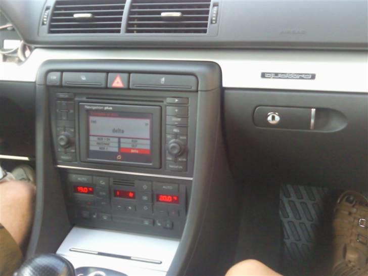 Audi A4 2.5 TDI Quattro billede 2