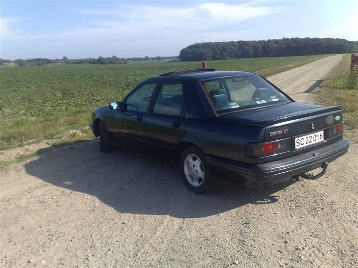 Ford sierra GT (skrotet) billede 2