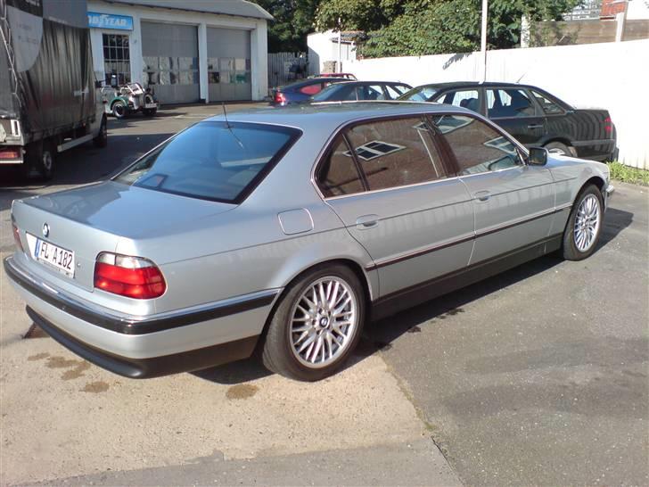 BMW E38 750iL (Solgt) billede 2