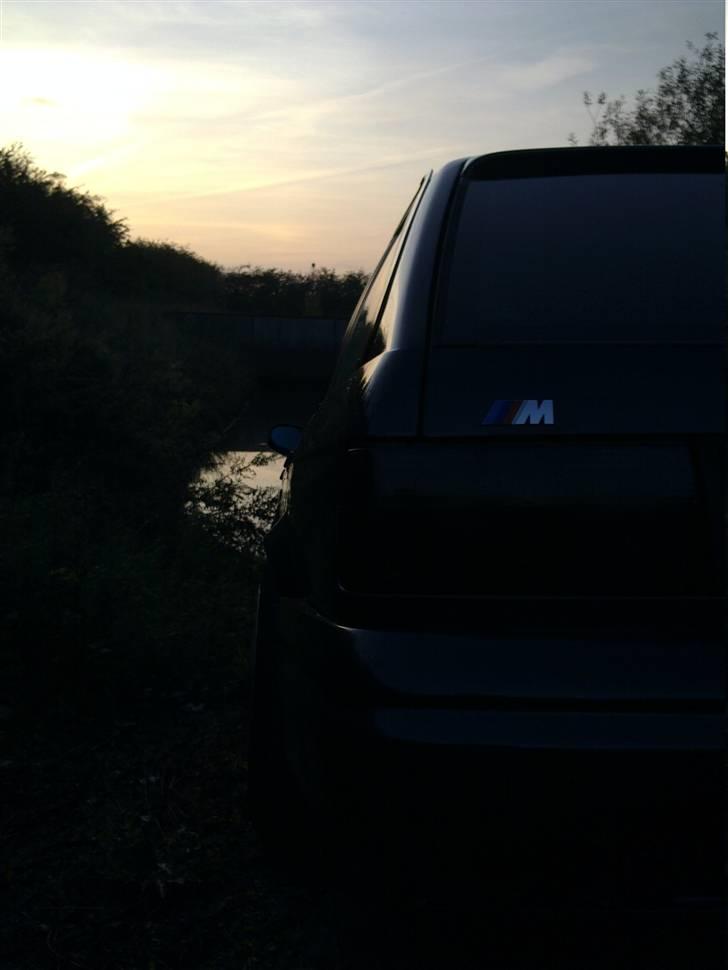 BMW E30 335i Touring *Solgt* billede 7