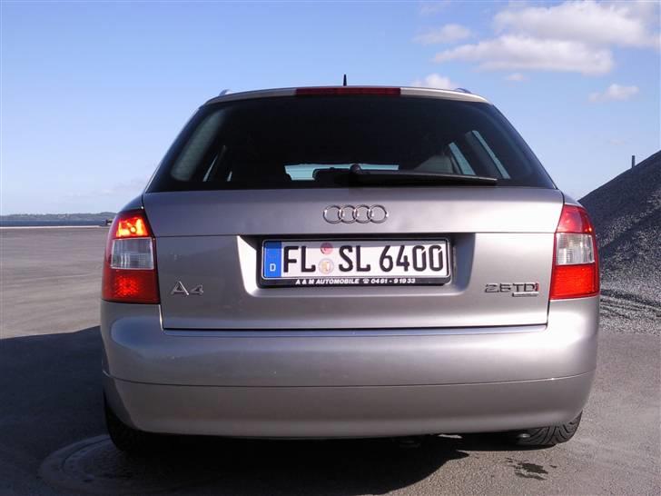 Audi A4 2.5 TDI Quattro billede 4