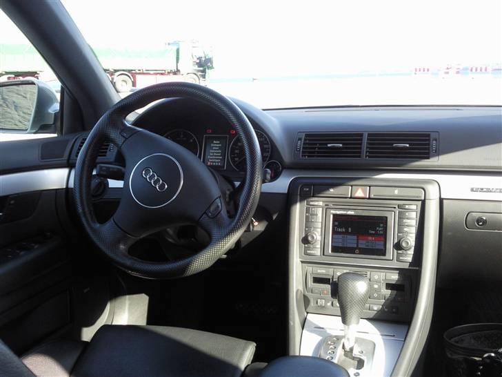 Audi A4 2.5 TDI Quattro billede 7