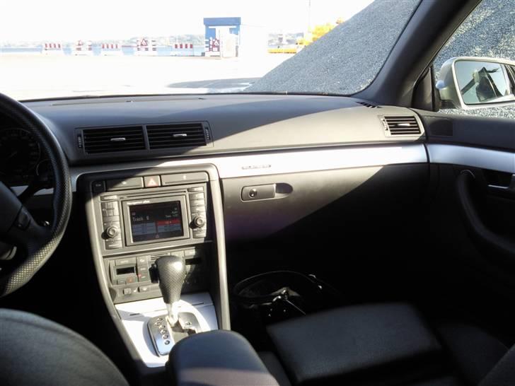 Audi A4 2.5 TDI Quattro billede 8