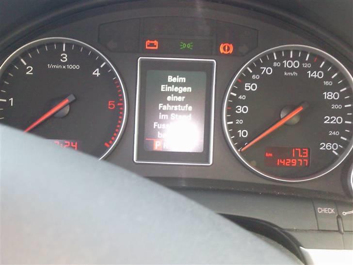 Audi A4 2.5 TDI Quattro billede 12